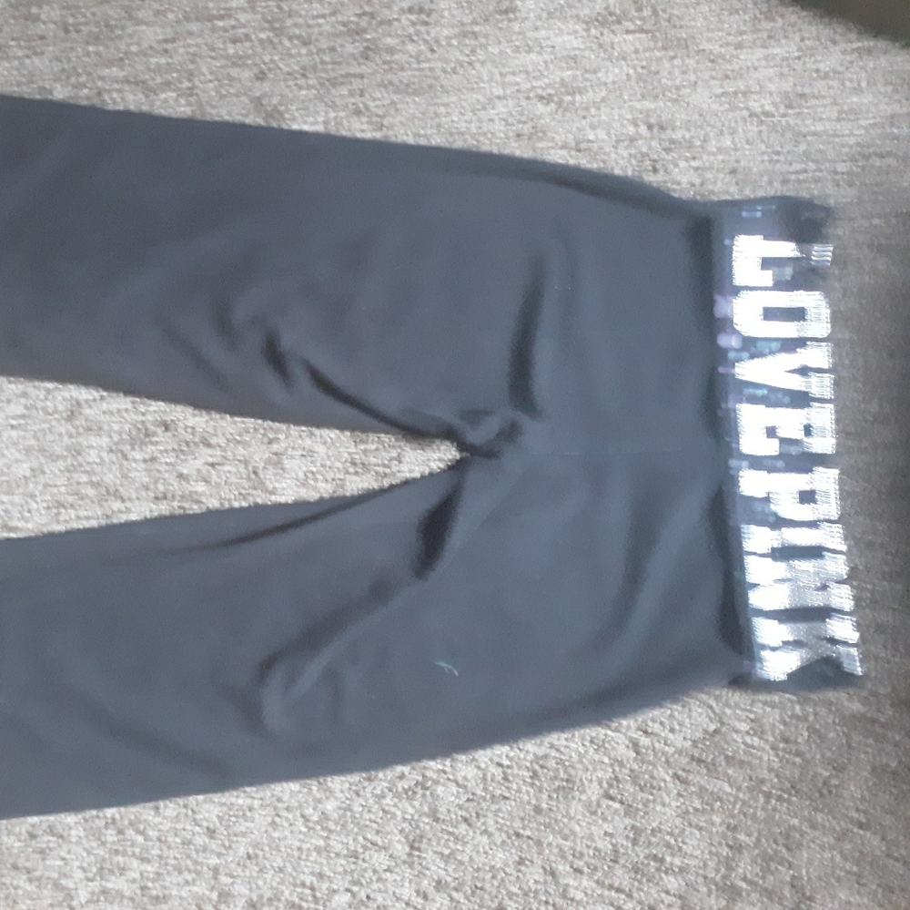 PINK yoga capris